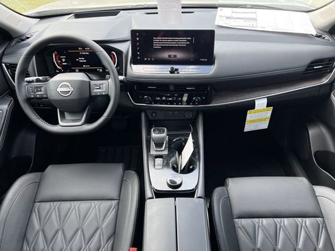 New 2026 Nissan Rogue Platinum w/ Platinum Premium Package image 8