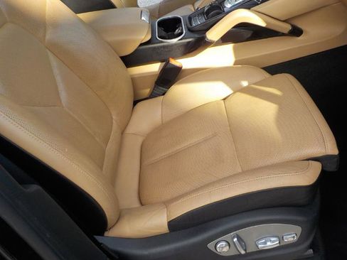 Used 2016 Porsche Cayenne w/ Premium Package image 31