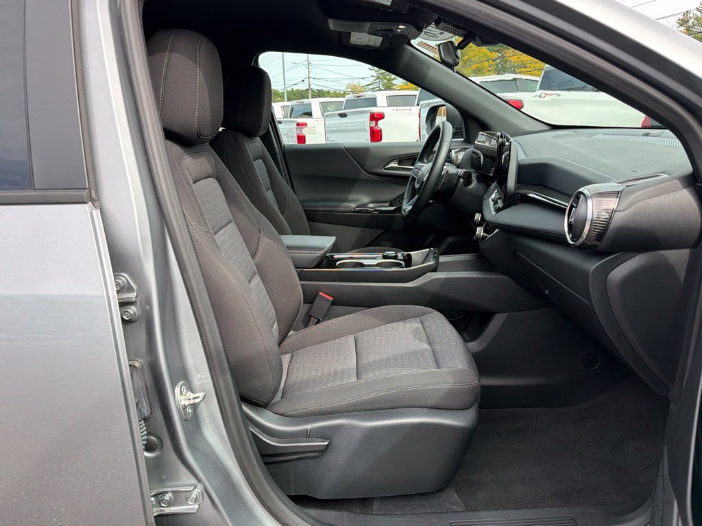 Used 2026 Chevrolet Equinox LT AWD/4WD image 30