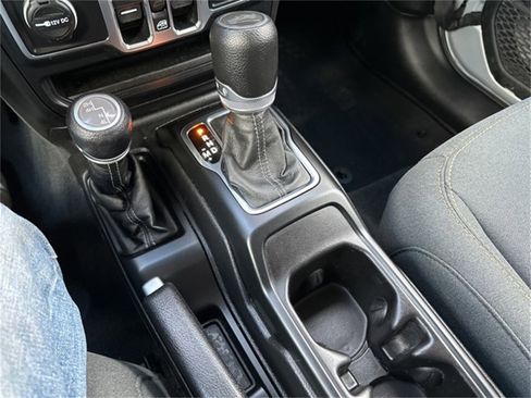 Used 2024 Jeep Wrangler Sport S image 29