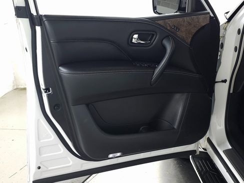 Used 2024 INFINITI QX80 Premium Select w/ Cargo Package image 17