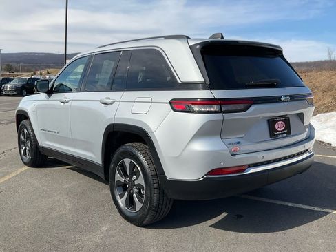 Used 2023 Jeep Grand Cherokee 4WD 4xe image 31