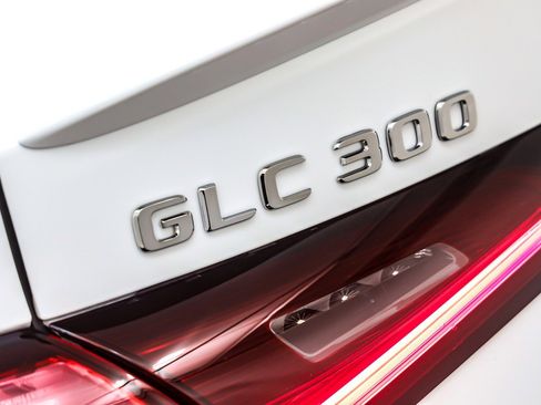 New 2026 Mercedes-Benz GLC 300 4MATIC image 9