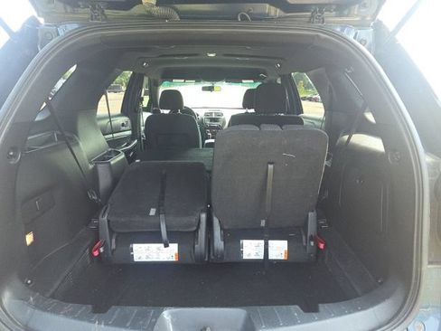 Used 2016 Ford Explorer XLT AWD/4WD image 11