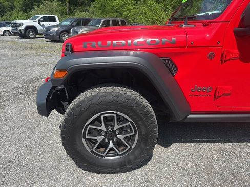 Used 2025 Jeep Wrangler Unlimited Rubicon AWD/4WD image 6