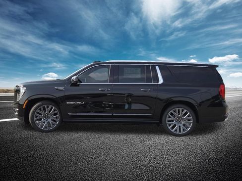 New 2026 GMC Yukon XL Denali Ultimate w/ LPO, Floor Liner Package AWD/4WD image 19