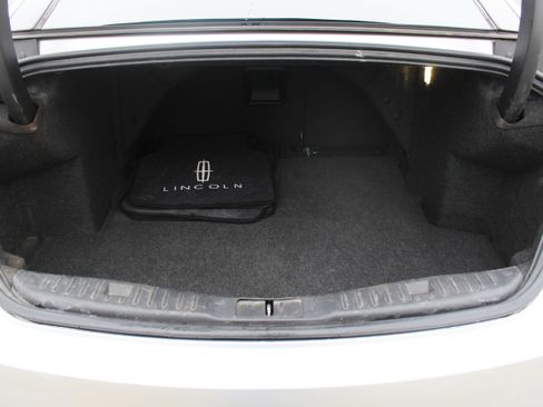 Used 2013 Lincoln MKZ Base image 7