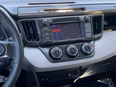 Used 2013 Toyota RAV4 LE AWD/4WD image 7