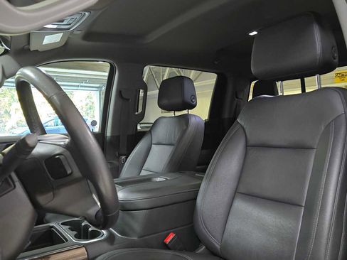 Used 2021 Chevrolet Silverado 1500 LT Trail Boss w/ Convenience Package II image 21