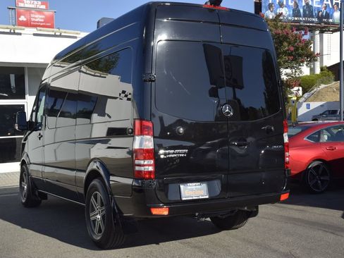 Used 2017 Mercedes-Benz Sprinter 2500 image 3