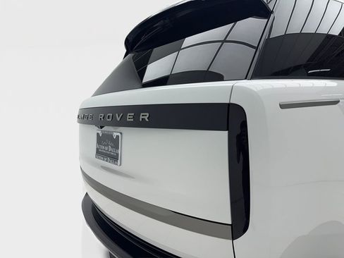 Used 2023 Land Rover Range Rover SE image 7