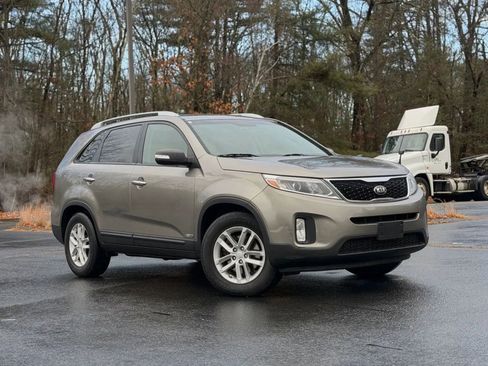Used 2014 Kia Sorento LX AWD/4WD image 2