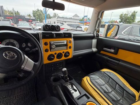 Used 2007 Toyota FJ Cruiser 4WD image 8