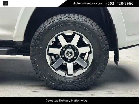 Used 2020 Toyota 4Runner TRD Off-Road image 37