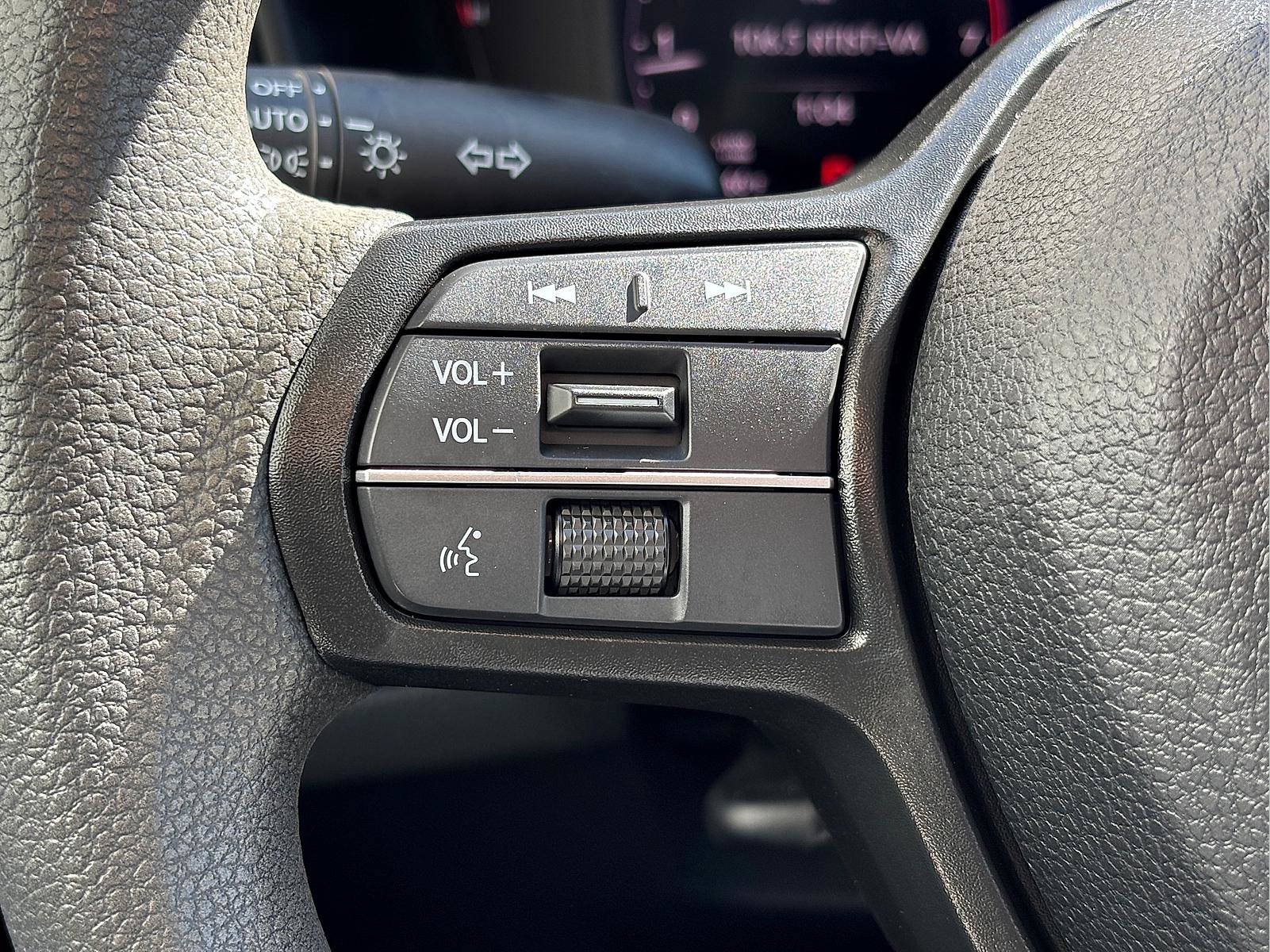 Certified 2023 Honda Accord EX image 29