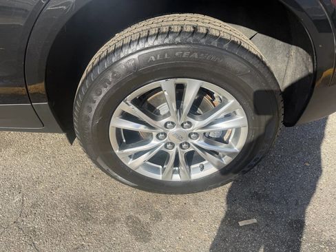 Used 2020 Cadillac XT5 Premium Luxury FWD image 9