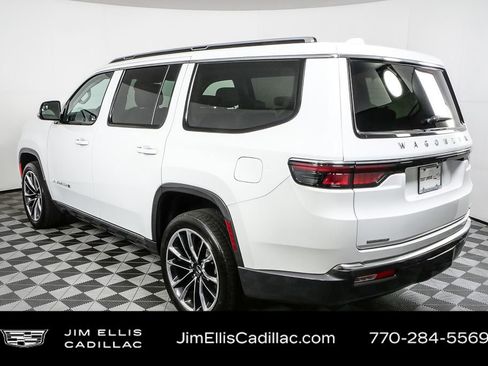 Used 2022 Jeep Wagoneer Series III w/ Premium Group I image 3