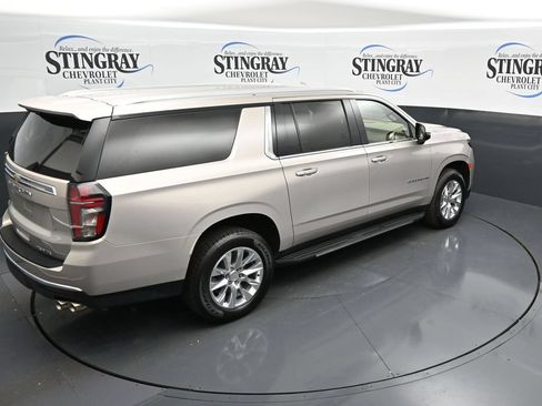 Used 2024 Chevrolet Suburban Premier RWD image 24