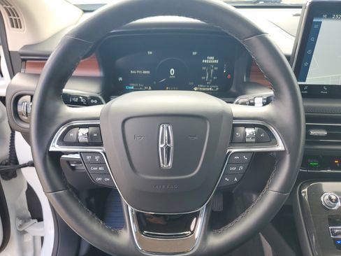 Certified 2023 Lincoln Nautilus Reserve image 14