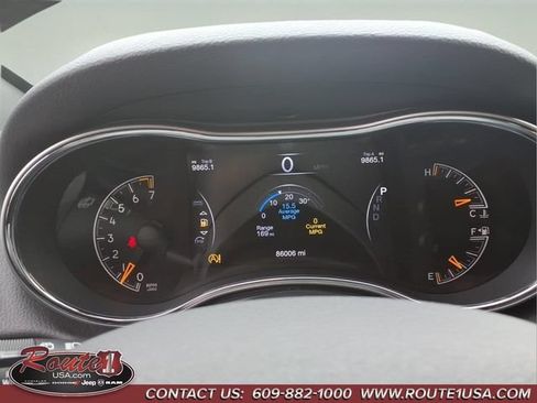 Used 2019 Jeep Grand Cherokee Laredo AWD/4WD image 29