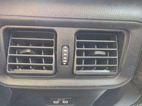 Used 2024 Toyota RAV4 XLE FWD image 30