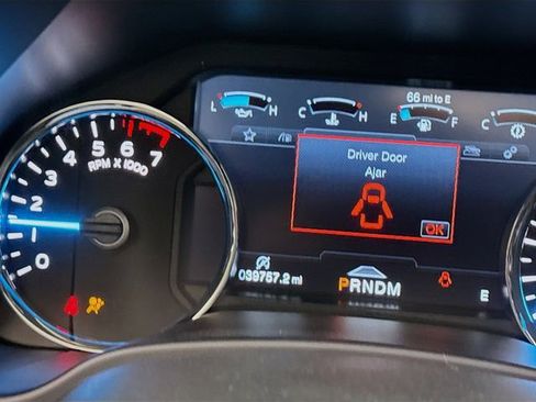 Used 2020 Ford F150 Platinum w/ Equipment Group 701A Luxury image 12