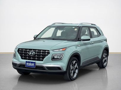 Used 2025 Hyundai Venue SEL