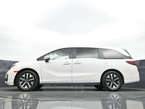 Used 2026 Honda Odyssey EX-L image 32