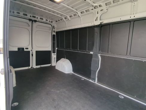 Used 2025 RAM ProMaster 2500 w/ Convenience Group FWD image 15
