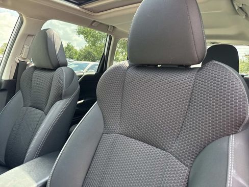 Used 2023 Subaru Forester Premium AWD/4WD image 22