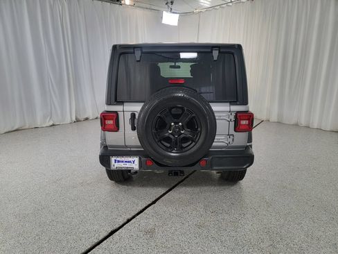 Used 2018 Jeep Wrangler Unlimited Sport S AWD/4WD image 7