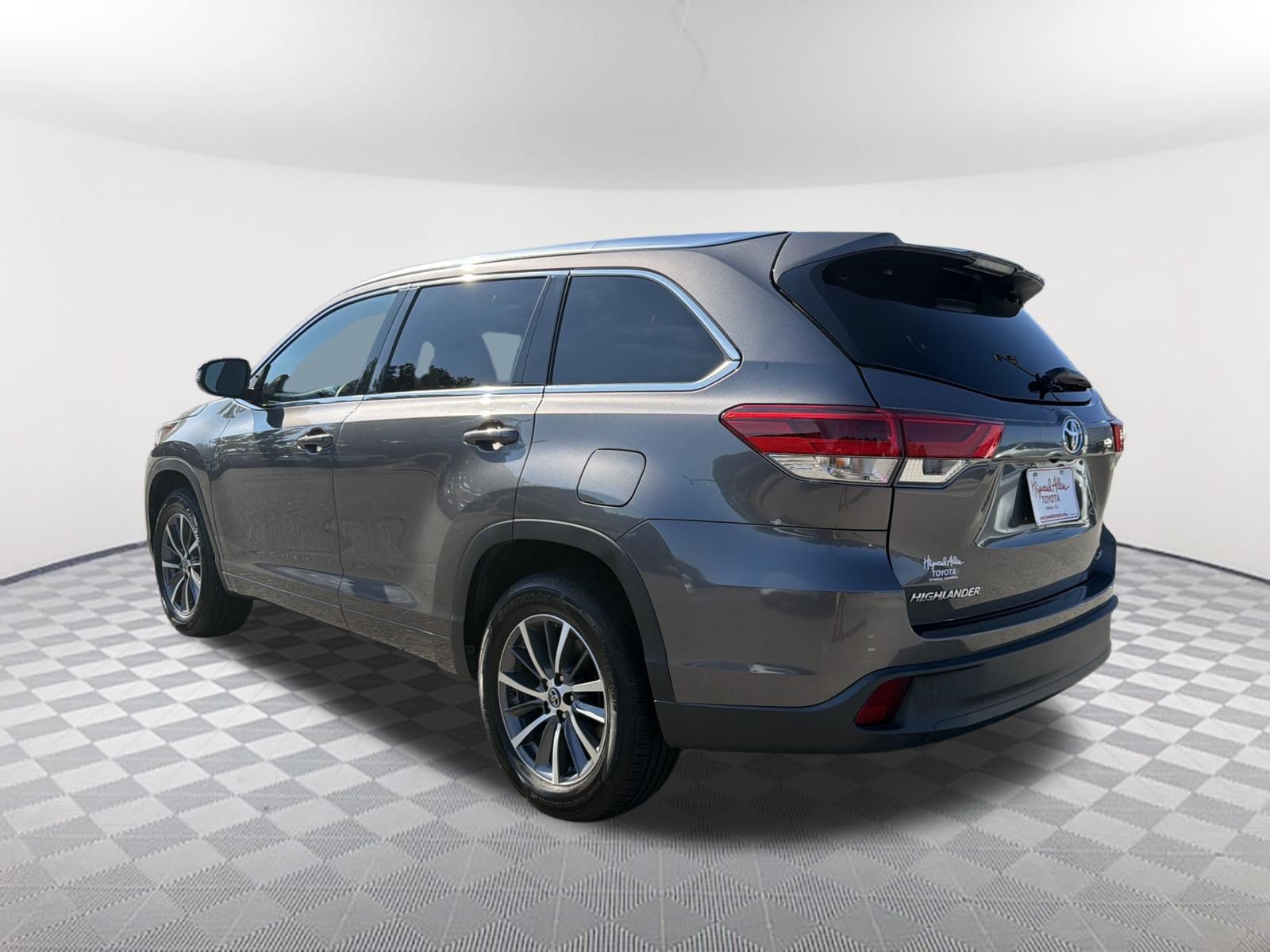 Used 2018 Toyota Highlander XLE FWD image 13