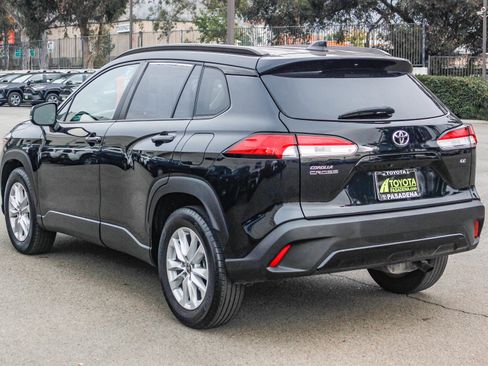 Used 2023 Toyota Corolla Cross LE image 8