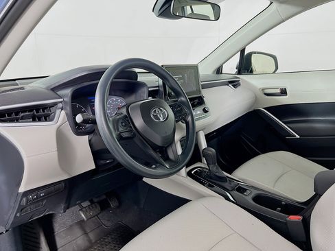 Used 2024 Toyota Corolla Cross L image 9