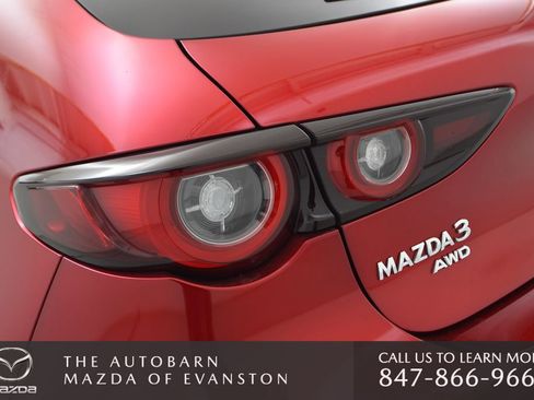 Used 2025 MAZDA MAZDA3 Hatchback w/Premium Plus Pkg image 36