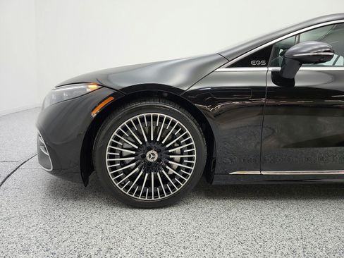Used 2022 Mercedes-Benz EQS 580 4MATIC Sedan image 37