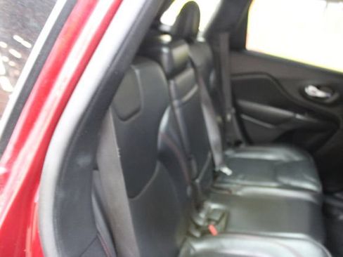 Used 2016 Jeep Cherokee Trailhawk w/ Leather Interior Group AWD/4WD image 9