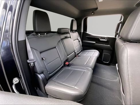 Used 2022 Chevrolet Silverado 1500 LTZ AWD/4WD image 17