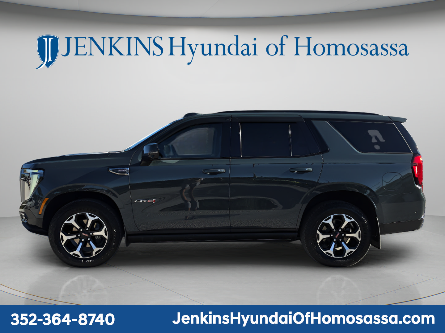 Used 2025 GMC Yukon AT4 w/ AT4 Premium Package AWD/4WD image 9