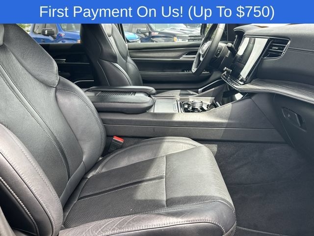 Used 2024 Jeep Wagoneer Series II w/ Flexible Seating Group AWD/4WD image 15