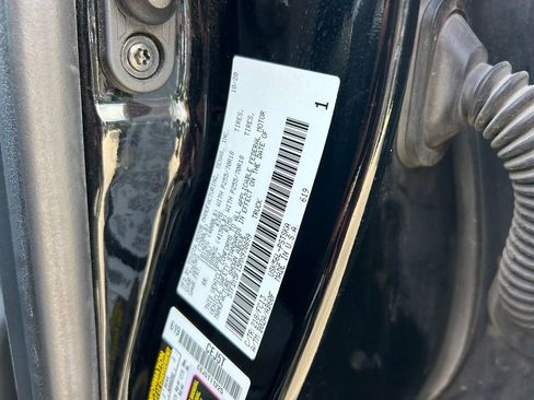 Used 2021 Toyota Tundra SR5 w/ SR5 Upgrade Package AWD/4WD image 10