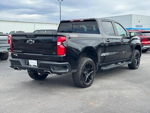 Used 2021 Chevrolet Silverado 1500 LT Trail Boss w/ Convenience Package II image 3