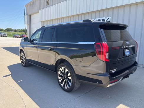 Used 2025 Ford Expedition Max Platinum w/ Driver's Package AWD/4WD image 6