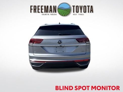 Used 2021 Volkswagen Atlas Cross Sport SE w/ 20" Black Wheels Package AWD/4WD image 6