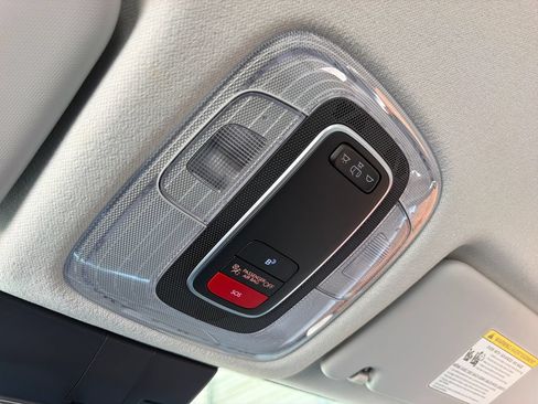 Used 2025 Hyundai Kona SEL FWD image 27