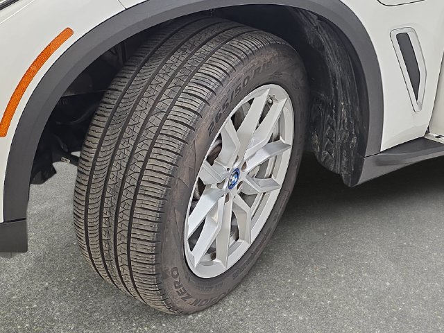 Certified 2023 BMW X5 xDrive45e w/ Executive Package AWD/4WD image 29