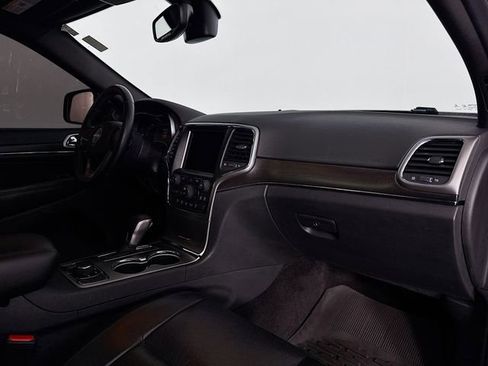 Used 2018 Jeep Grand Cherokee Limited w/ Luxury Group II image 30