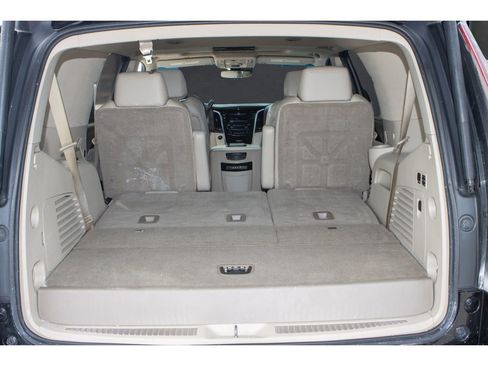 Used 2016 Cadillac Escalade Luxury image 33
