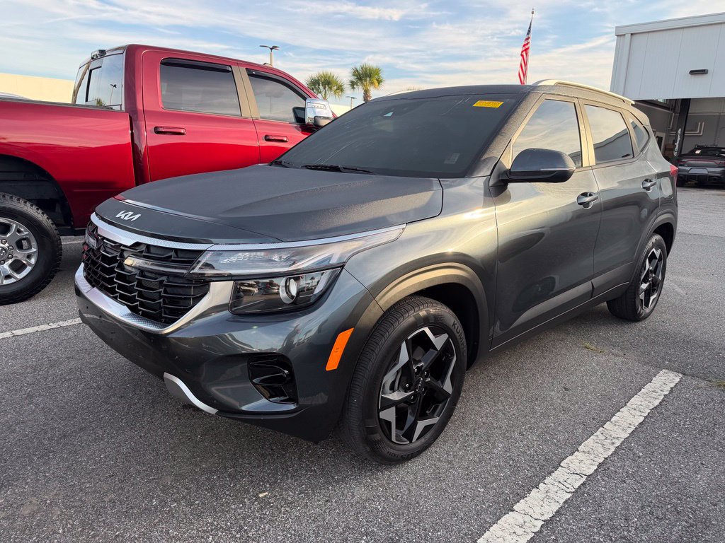 Certified 2025 Kia Seltos S FWD image 1