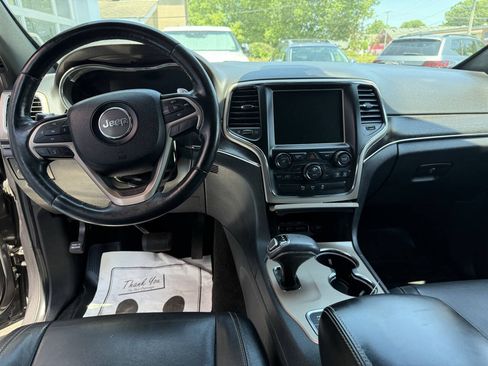 Used 2015 Jeep Grand Cherokee Limited w/ Trailer Tow Group IV AWD/4WD image 12